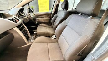 PEUGEOT 207 1.4 m:play