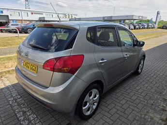 KIA VENGA 1.6 3