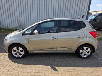 KIA VENGA 1.6 3