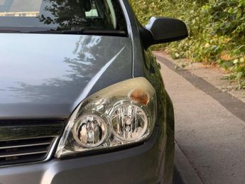 VAUXHALL ASTRA 1.8i 16v Design 5dr