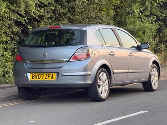 VAUXHALL ASTRA 1.8i 16v Design 5dr