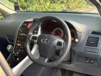 TOYOTA AURIS 1.6 V-Matic TR MultiMode Euro 5 5dr