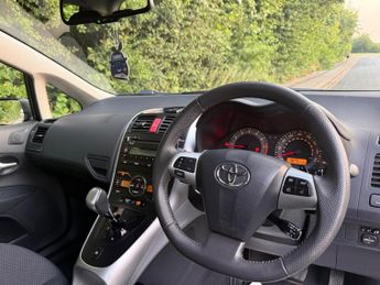 TOYOTA AURIS 1.6 V-Matic TR MultiMode Euro 5 5dr