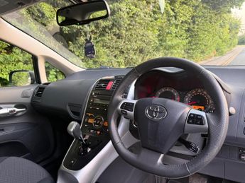 TOYOTA AURIS 1.6 V-Matic TR MultiMode Euro 5 5dr