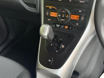TOYOTA AURIS 1.6 V-Matic TR MultiMode Euro 5 5dr