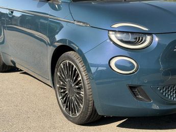 FIAT 500E 42kw 118hp Electric La Prima