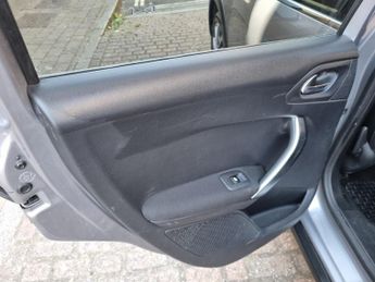PEUGEOT 2008 1.6 BlueHDi Allure
