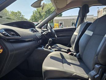 RENAULT SCENIC 1.5 dCi Dynamique TomTom