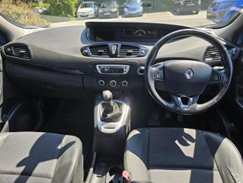 RENAULT SCENIC 1.5 dCi Dynamique TomTom