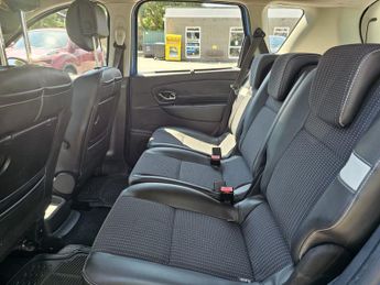 RENAULT SCENIC 1.5 dCi Dynamique TomTom