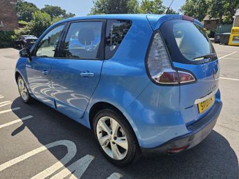 RENAULT SCENIC 1.5 dCi Dynamique TomTom