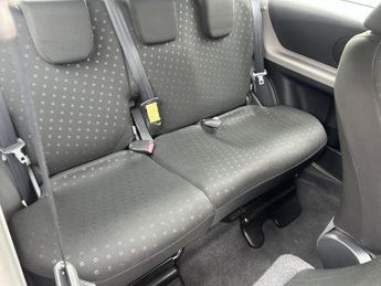 TOYOTA YARIS 1.0 VVT-i T2