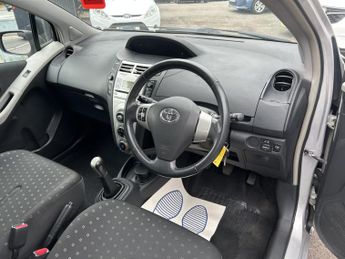 TOYOTA YARIS 1.0 VVT-i T2