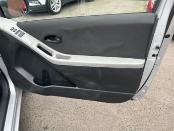 TOYOTA YARIS 1.0 VVT-i T2