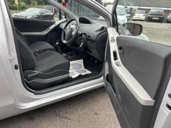 TOYOTA YARIS 1.0 VVT-i T2