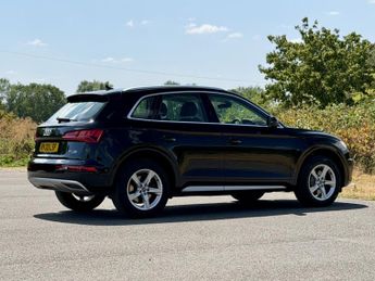 AUDI Q5 2.0 TDI 40 Sport