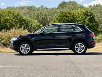 AUDI Q5 2.0 TDI 40 Sport