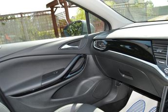 VAUXHALL ASTRA 1.6 CDTi BlueInjection Elite Nav