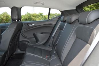 VAUXHALL ASTRA 1.6 CDTi BlueInjection Elite Nav