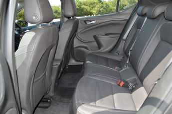 VAUXHALL ASTRA 1.6 CDTi BlueInjection Elite Nav