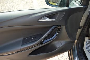 VAUXHALL ASTRA 1.6 CDTi BlueInjection Elite Nav