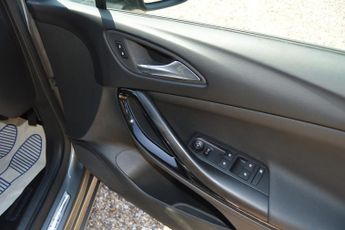 VAUXHALL ASTRA 1.6 CDTi BlueInjection Elite Nav
