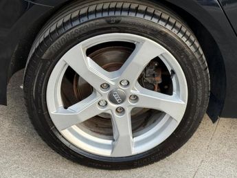 AUDI A3 1.5 TFSI CoD 35 Sport