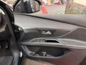 PEUGEOT 3008 1.6 BlueHDi Allure