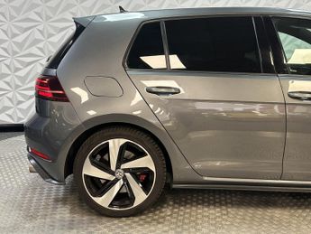 VOLKSWAGEN GOLF 2.0 TSI GTI Performance