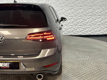 VOLKSWAGEN GOLF 2.0 TSI GTI Performance