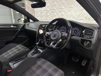 VOLKSWAGEN GOLF 2.0 TSI GTI Performance