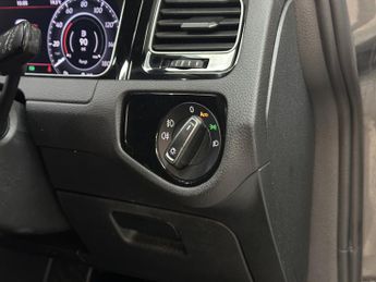 VOLKSWAGEN GOLF 2.0 TSI GTI Performance