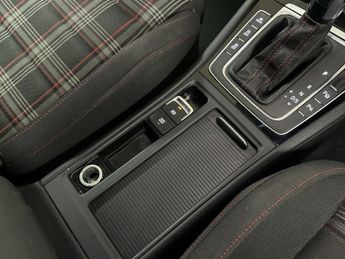 VOLKSWAGEN GOLF 2.0 TSI GTI Performance