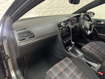VOLKSWAGEN GOLF 2.0 TSI GTI Performance