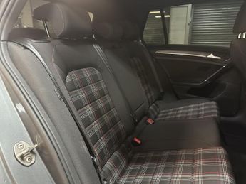 VOLKSWAGEN GOLF 2.0 TSI GTI Performance
