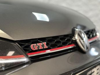 VOLKSWAGEN GOLF 2.0 TSI GTI Performance
