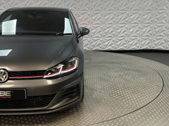 VOLKSWAGEN GOLF 2.0 TSI GTI Performance