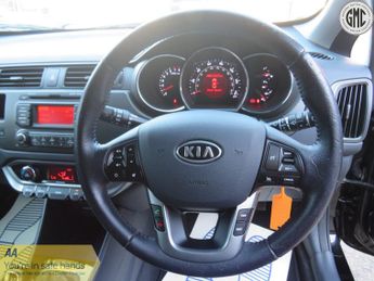 KIA RIO 1.4 3 Good History, Long MOT, Bluetooth, Aircon