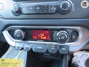 KIA RIO 1.4 3 Good History, Long MOT, Bluetooth, Aircon