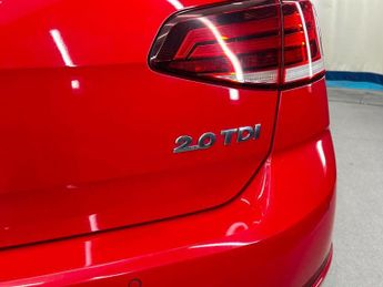 VOLKSWAGEN GOLF 2.0 TDI BlueMotion Tech R-Line DSG Euro 6 (s/s) 5dr