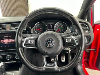 VOLKSWAGEN GOLF 2.0 TDI BlueMotion Tech R-Line DSG Euro 6 (s/s) 5dr