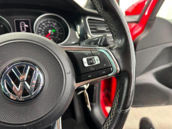 VOLKSWAGEN GOLF 2.0 TDI BlueMotion Tech R-Line DSG Euro 6 (s/s) 5dr
