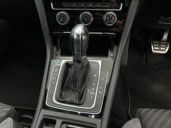 VOLKSWAGEN GOLF 2.0 TDI BlueMotion Tech R-Line DSG Euro 6 (s/s) 5dr