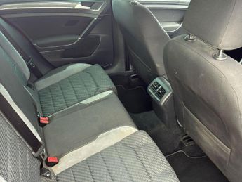 VOLKSWAGEN GOLF 2.0 TDI BlueMotion Tech R-Line DSG Euro 6 (s/s) 5dr