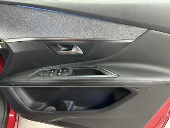 PEUGEOT 3008 1.5 BlueHDi Allure