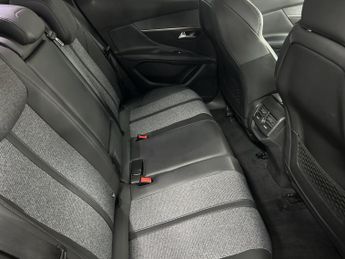 PEUGEOT 3008 1.5 BlueHDi Allure