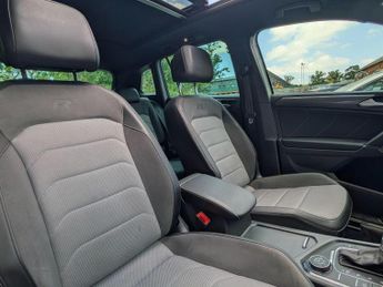 VOLKSWAGEN TIGUAN 2.0 TDI R-Line DSG 4Motion Euro 6 (s/s) 5dr