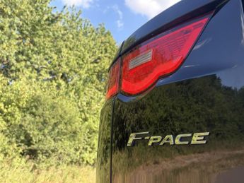 JAGUAR F-PACE 2.0 D180 Prestige