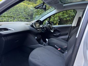PEUGEOT 208 1.2 PureTech Allure Premium