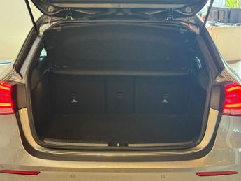 MERCEDES-BENZ A CLASS 1.3 A180 AMG Line